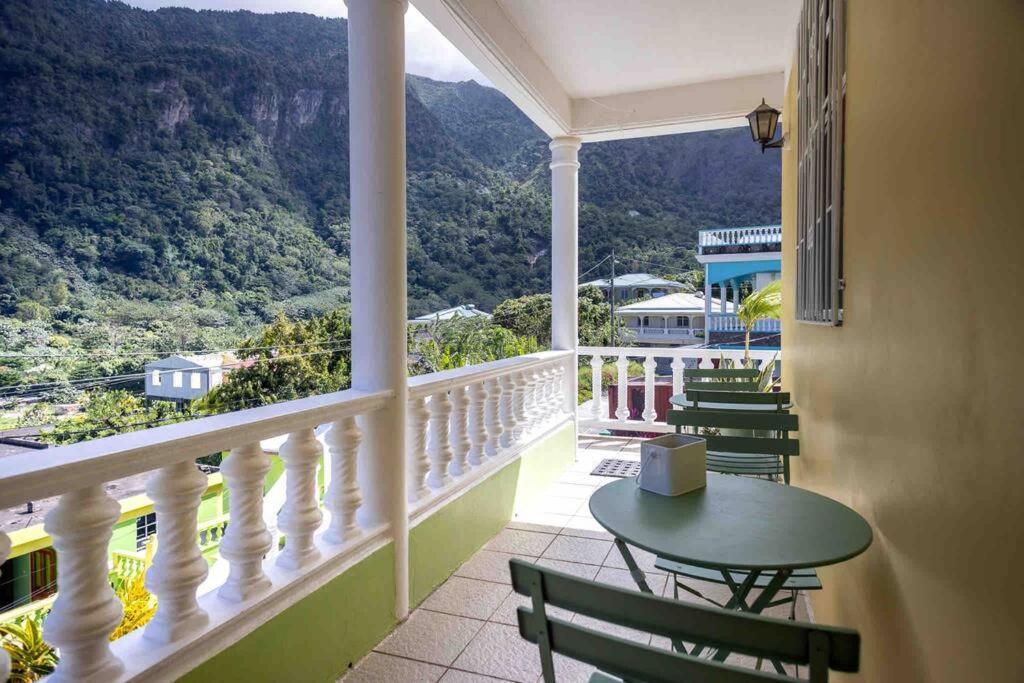 Rosehill Heights Modern 4 Bedroom Vacation Rental Soufriere Екстер'єр фото