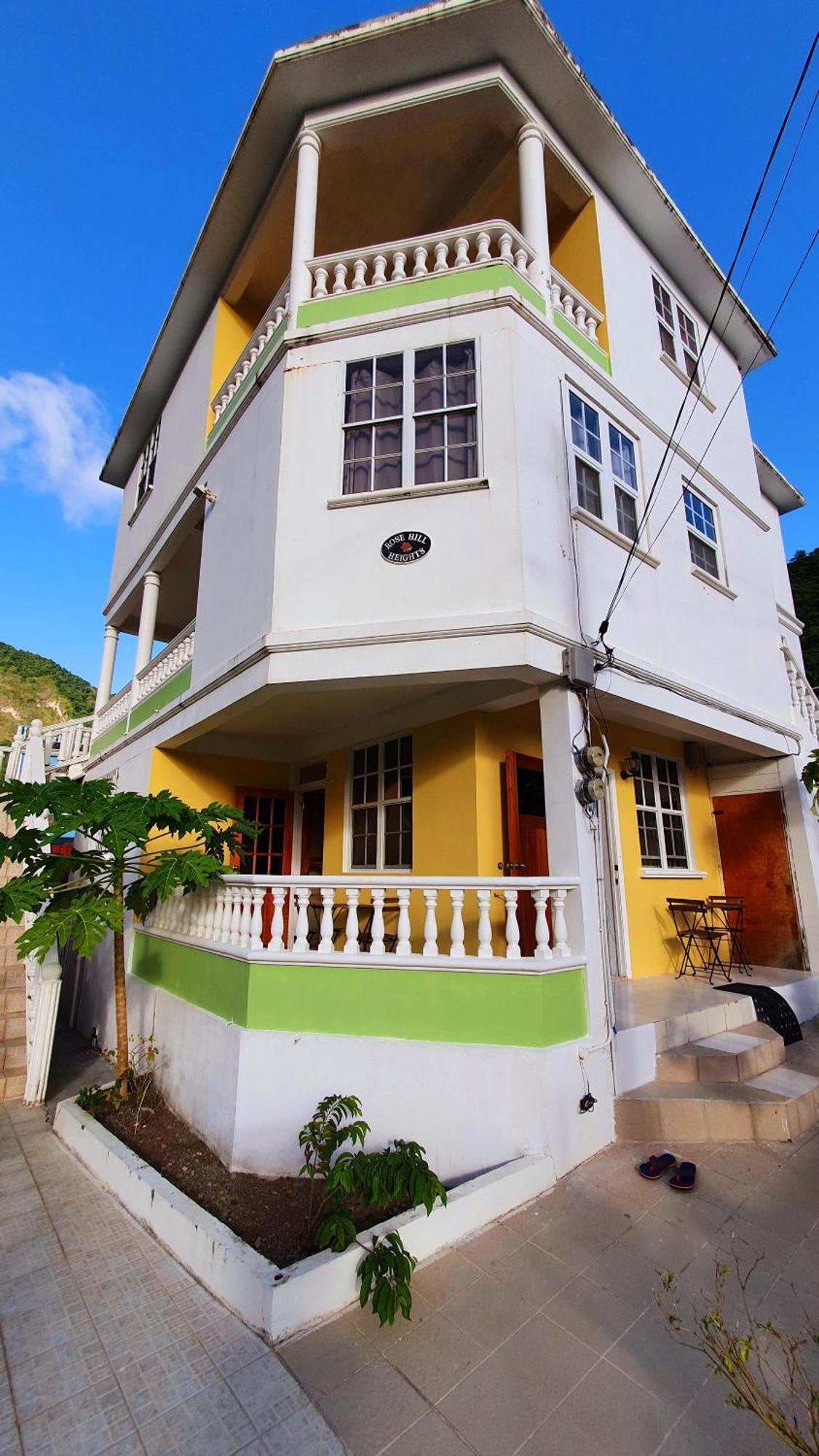 Rosehill Heights Modern 4 Bedroom Vacation Rental Soufriere Екстер'єр фото